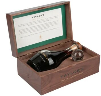 Taylor&#039;s Very Very Old Tawny Port - TO COMMEMORATE THE PLATINUM JUBILEE OF HER MAJESTY QUEEN ELIZABETH I I