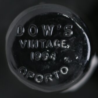 Dow&#039;s Vintage port 1994 &quot;matured in Dow&#039;s cellars&quot;