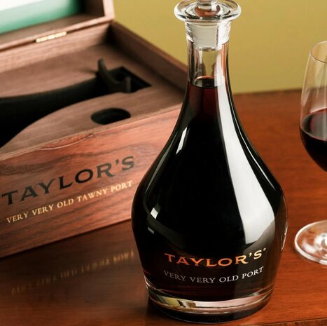 Taylor's Very Very Old Tawny Port - TO COMMEMORATE THE PLATINUM JUBILEE OF HER MAJESTY QUEEN ELIZABETH I I